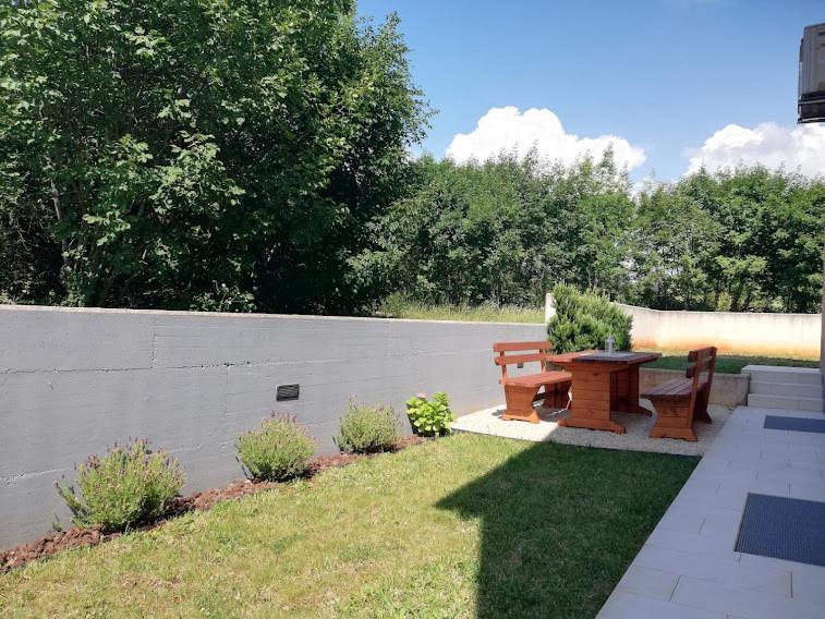 Apartments Oleander Lovrecica-Residence With Pool ภายนอก รูปภาพ