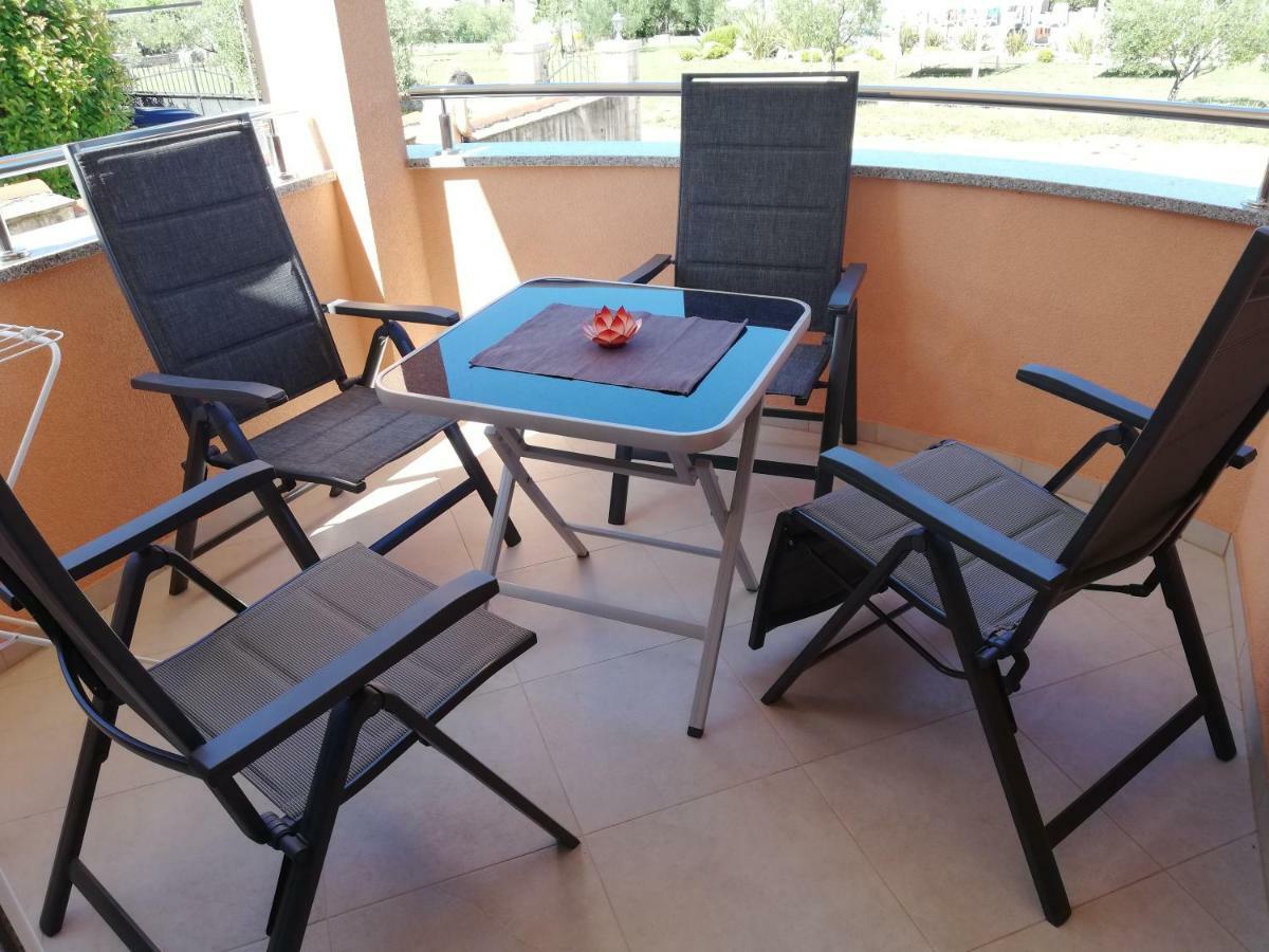 Apartments Oleander Lovrecica-Residence With Pool ภายนอก รูปภาพ